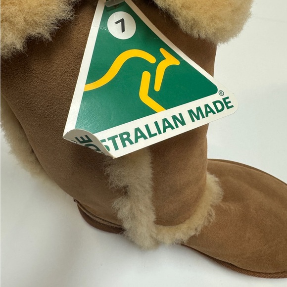 UGG Sundance Boots - Picture 12 of 13